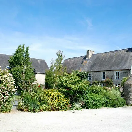 Lodges Les Pieris Holiday home *